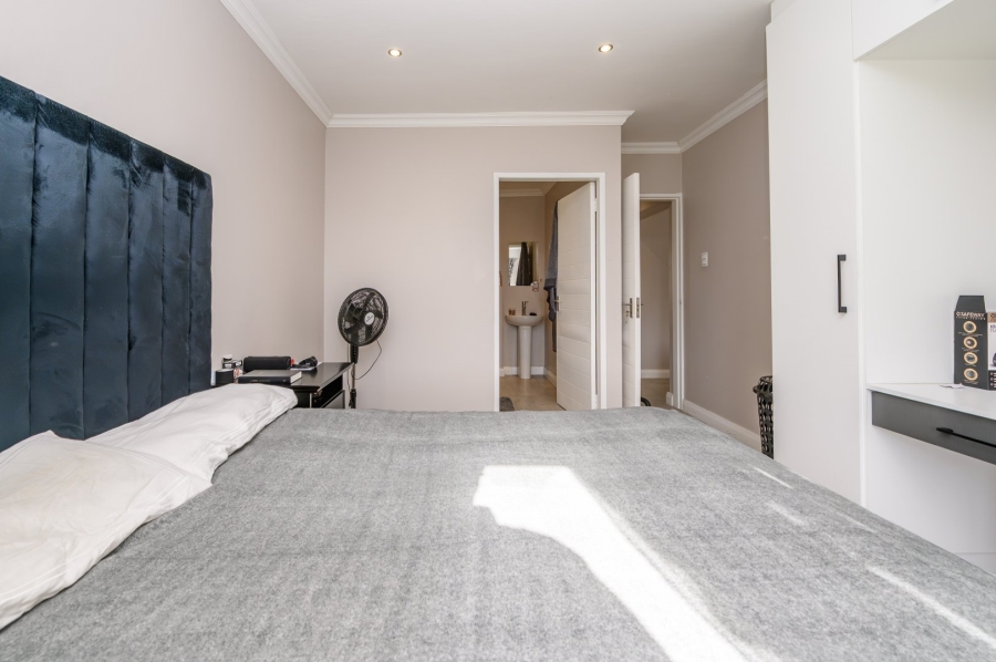 2 Bedroom Property for Sale in Sherwood Eastern Cape
